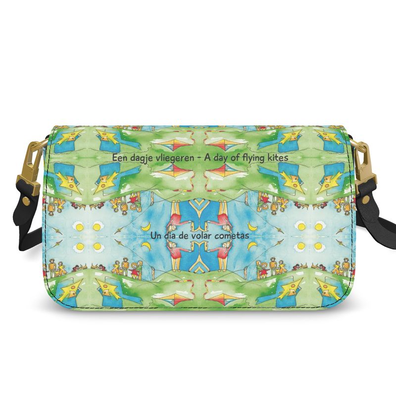 AQP417. Flap Over Box Bag: Een dagje vliegeren.