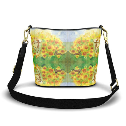 AQ302. Penzance Grote Leren Emmer Tote: Als ik dans en wervel.