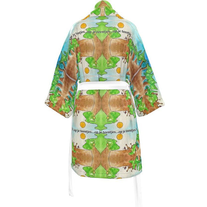 AQP578. Kimono: Op je teentjes.